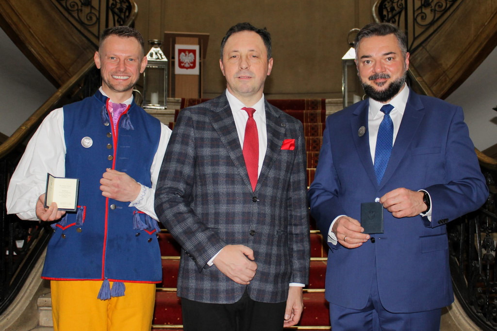 Wójt i były radny z odznakami za zasługi