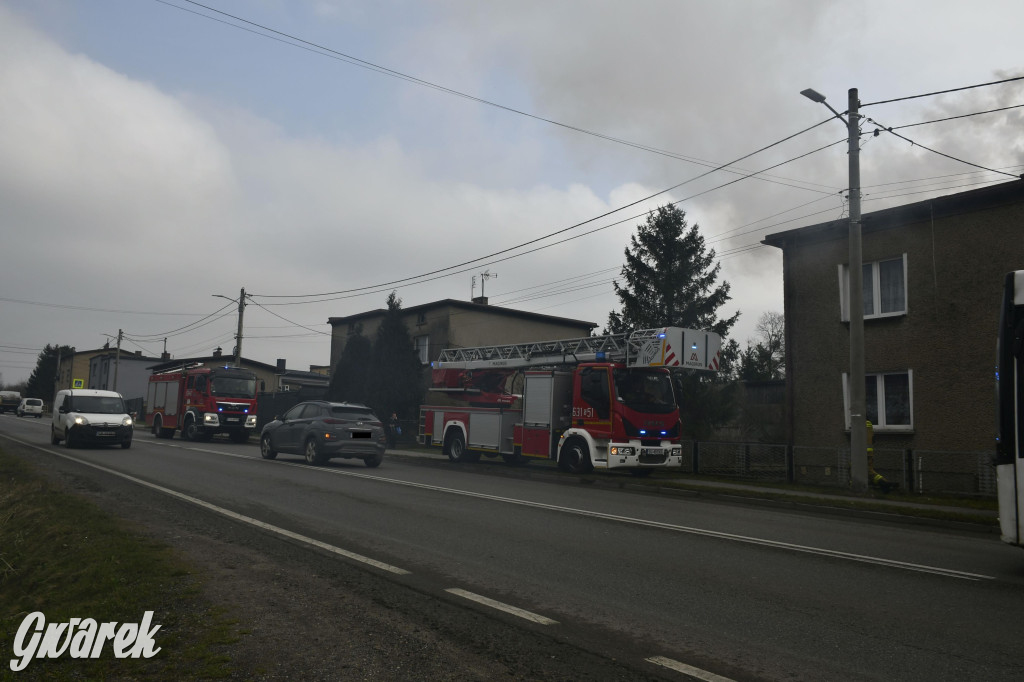 Tarnowskie Góry. Pożar na Gliwickiej [ZDJĘCIA]