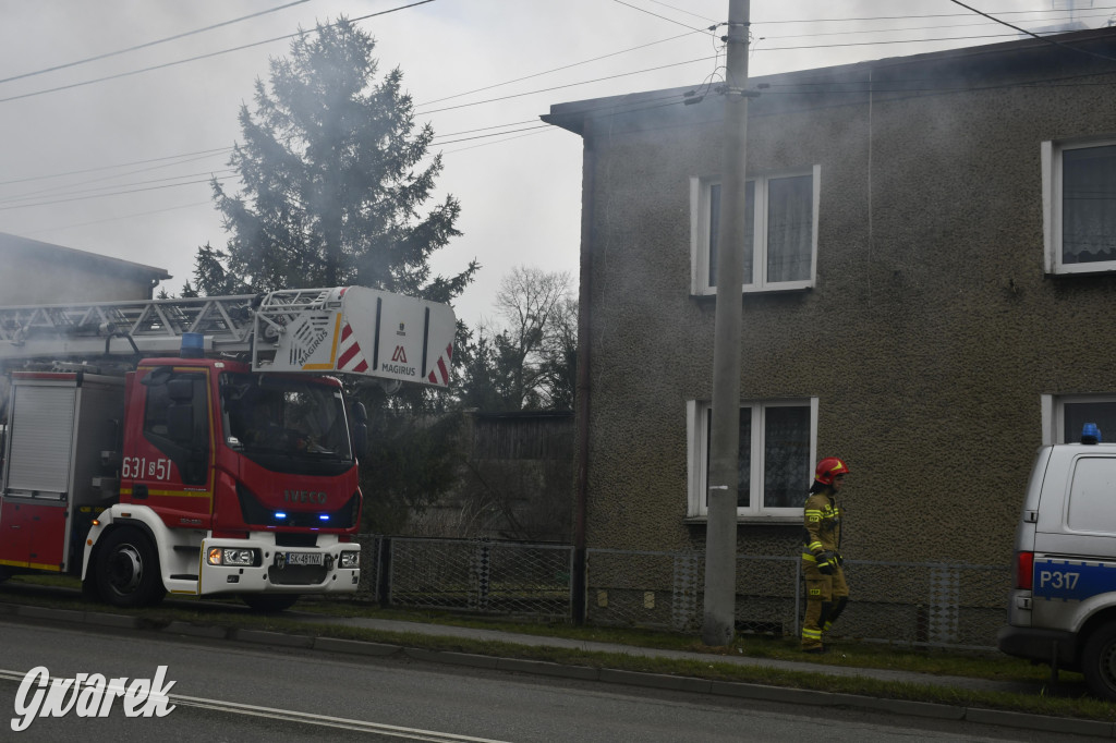 Tarnowskie Góry. Pożar na Gliwickiej [ZDJĘCIA]