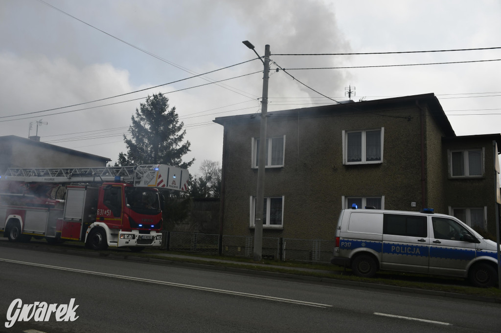 Tarnowskie Góry. Pożar na Gliwickiej [ZDJĘCIA]