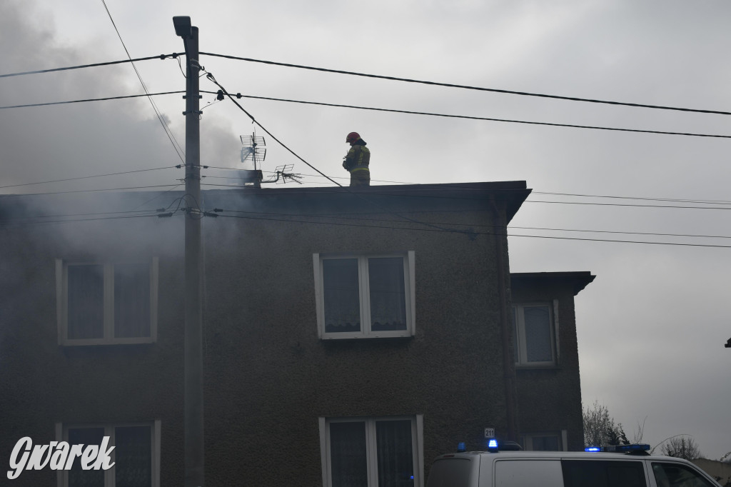 Tarnowskie Góry. Pożar na Gliwickiej [ZDJĘCIA]