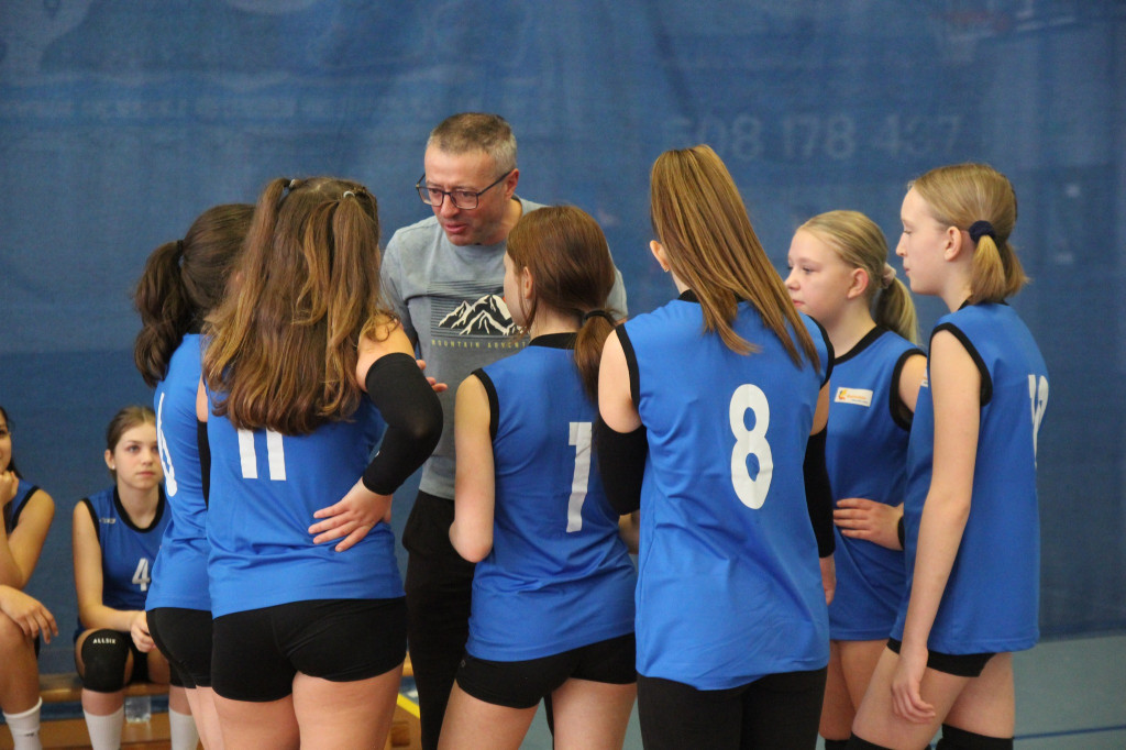 Gminne zawody w siatkówce [ZDJĘCIA]