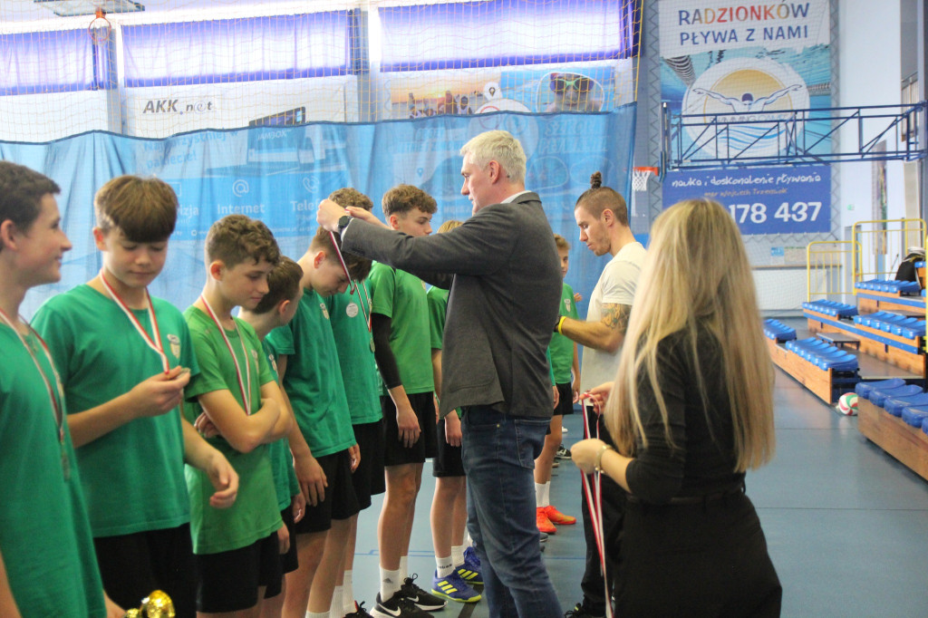 Gminne zawody w siatkówce [ZDJĘCIA]