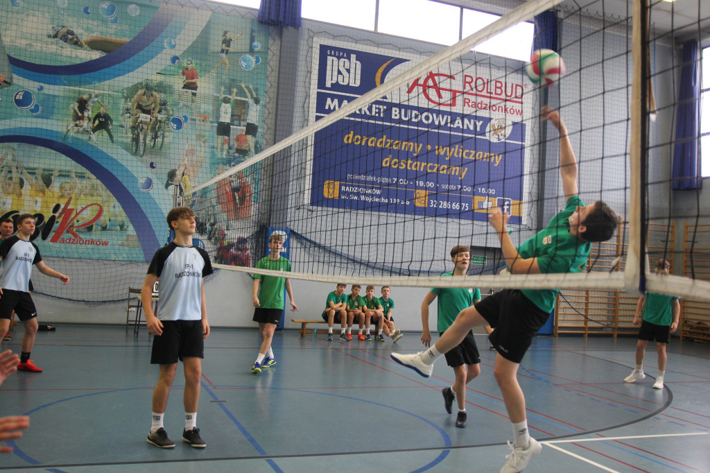 Gminne zawody w siatkówce [ZDJĘCIA]