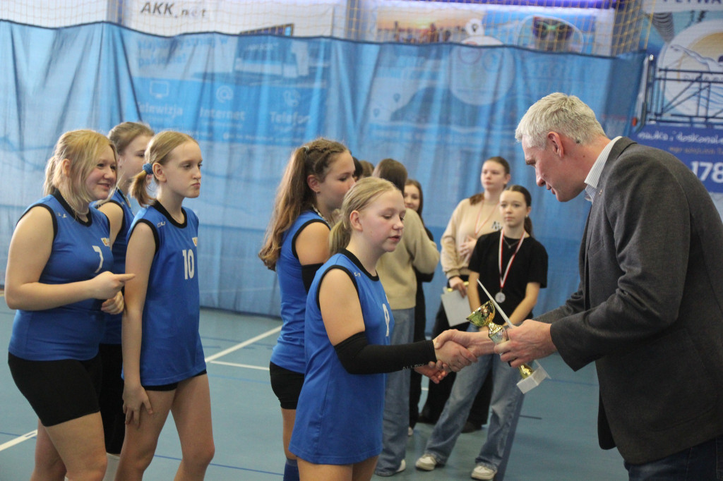 Gminne zawody w siatkówce [ZDJĘCIA]