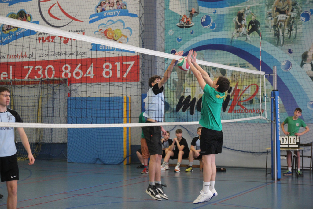 Gminne zawody w siatkówce [ZDJĘCIA]