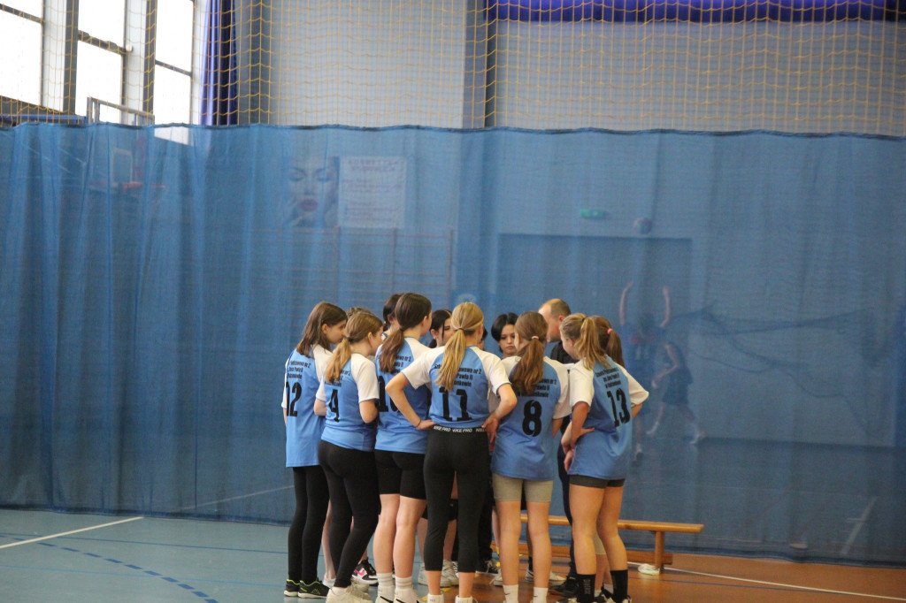 Gminne zawody w siatkówce [ZDJĘCIA]