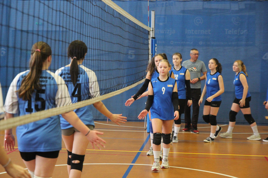 Gminne zawody w siatkówce [ZDJĘCIA]