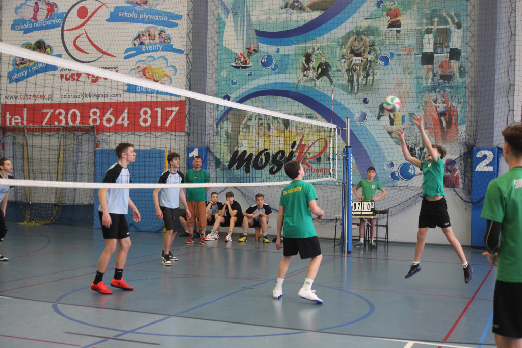 Gminne zawody w siatkówce [ZDJĘCIA]