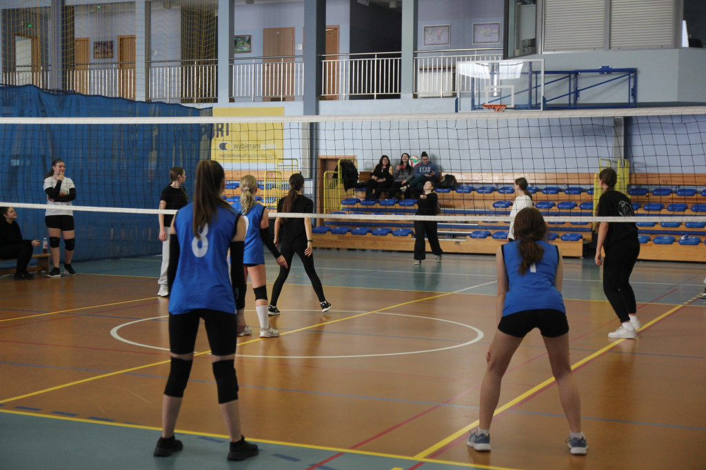 Gminne zawody w siatkówce [ZDJĘCIA]