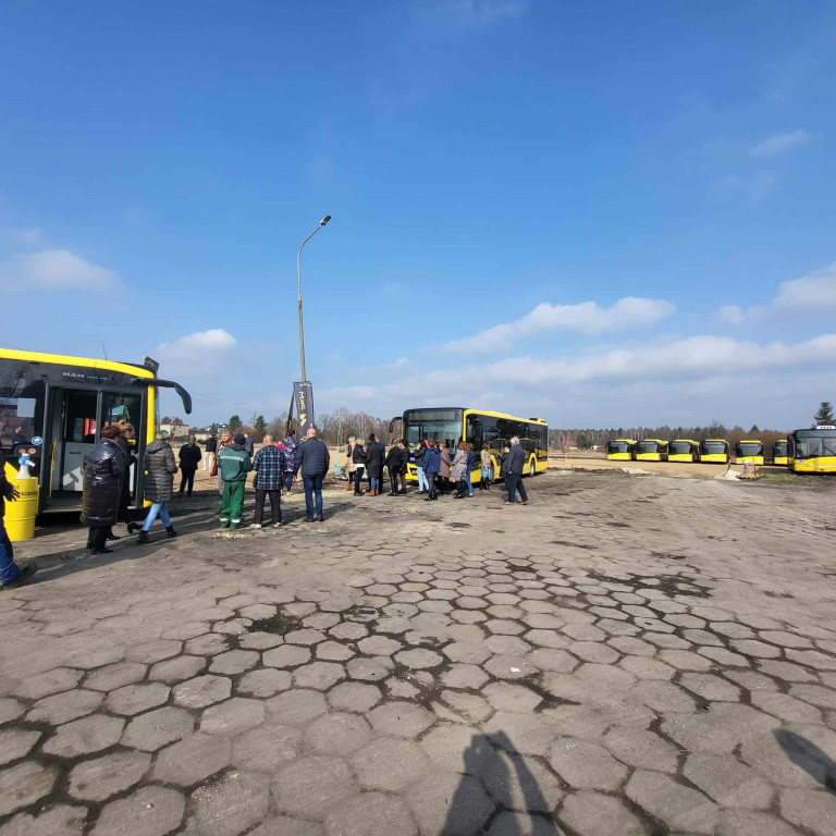 Nowy plac postojowy i kierowca z WOŚP