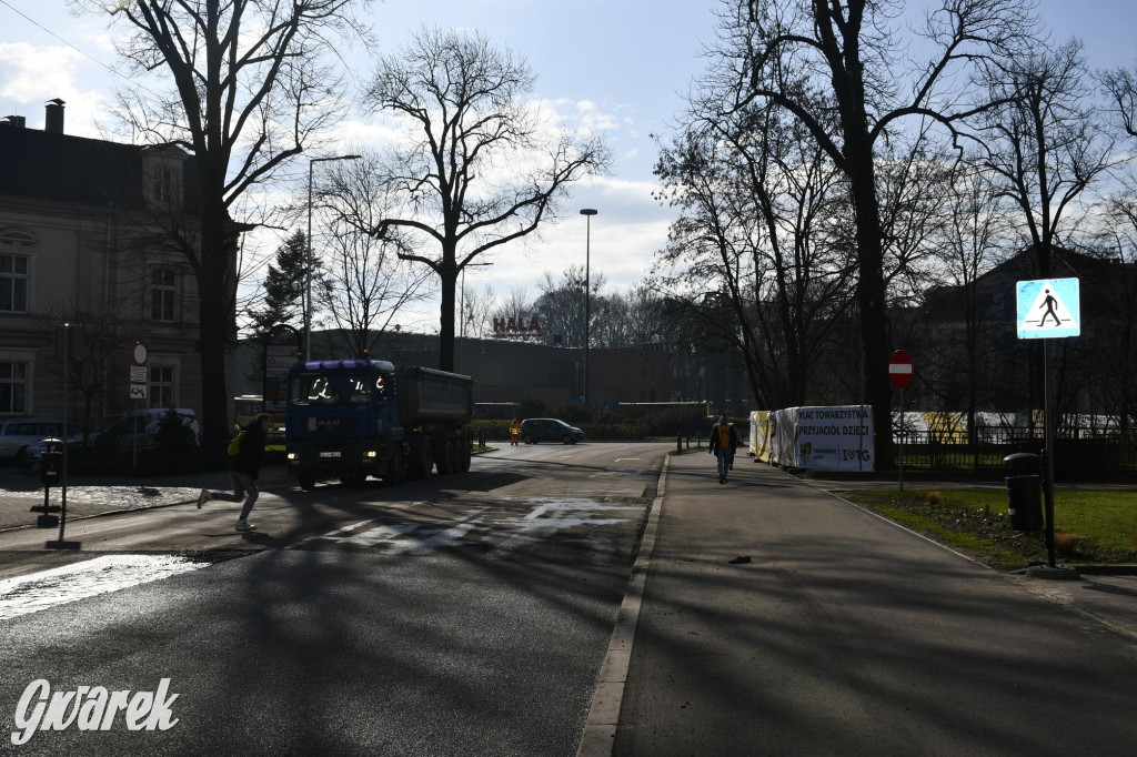 Tarnowskie Góry. Nowy asfalt na ul. Sienkiewicza [FOTO]