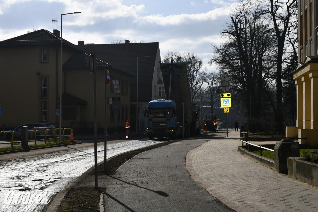 Tarnowskie Góry. Nowy asfalt na ul. Sienkiewicza [FOTO]