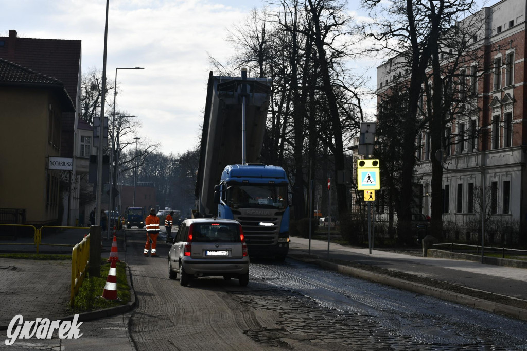 Tarnowskie Góry. Nowy asfalt na ul. Sienkiewicza [FOTO]