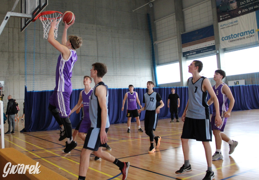 Tarnowskie Góry. Szkoły rywalizowały w koszykówce [FOTO]