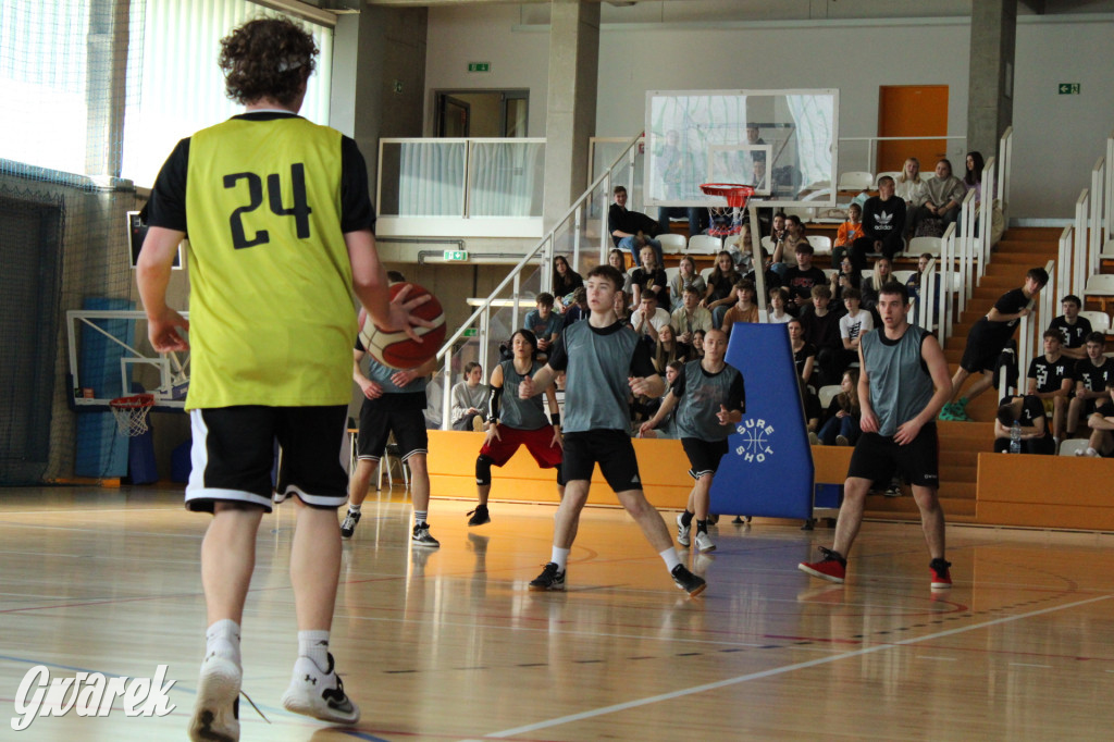 Tarnowskie Góry. Szkoły rywalizowały w koszykówce [FOTO]