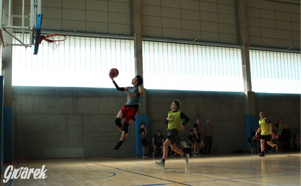 Tarnowskie Góry. Szkoły rywalizowały w koszykówce [FOTO]