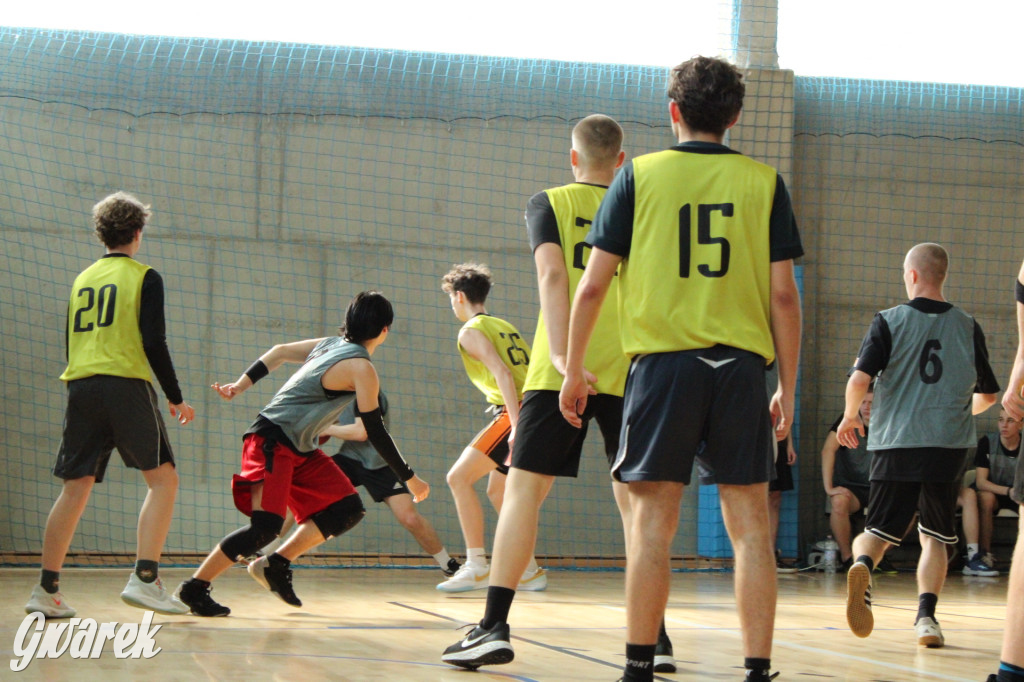 Tarnowskie Góry. Szkoły rywalizowały w koszykówce [FOTO]