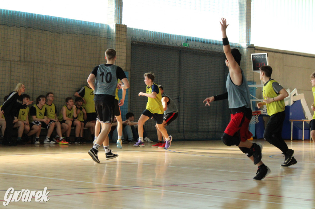 Tarnowskie Góry. Szkoły rywalizowały w koszykówce [FOTO]