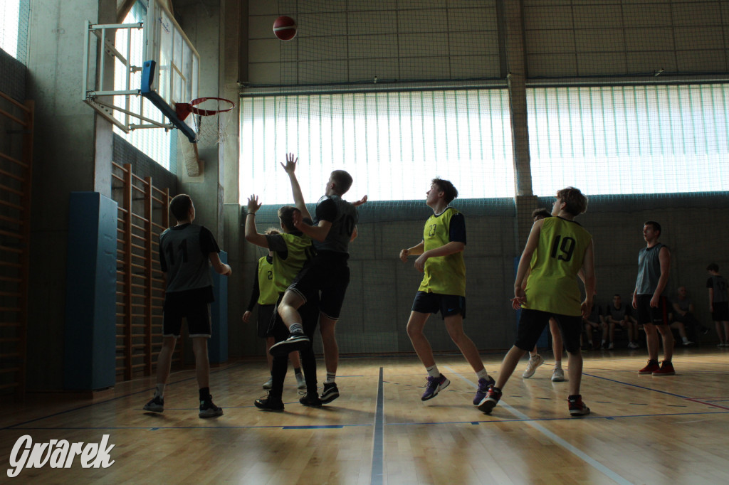 Tarnowskie Góry. Szkoły rywalizowały w koszykówce [FOTO]