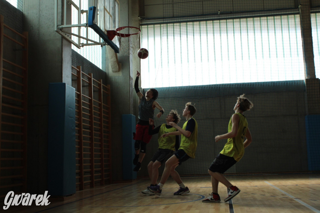 Tarnowskie Góry. Szkoły rywalizowały w koszykówce [FOTO]