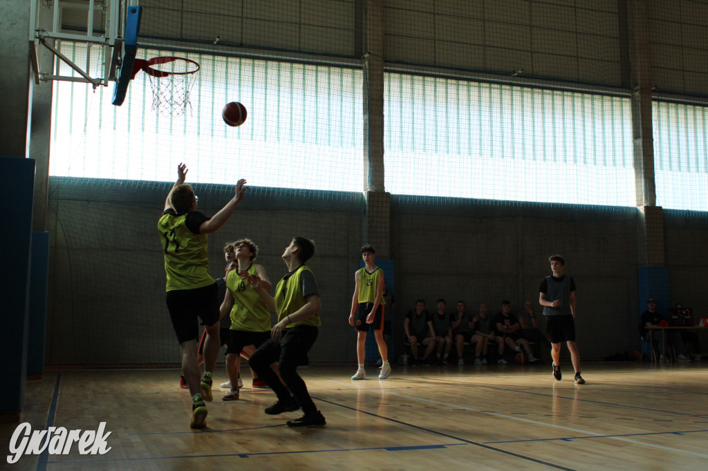 Tarnowskie Góry. Szkoły rywalizowały w koszykówce [FOTO]