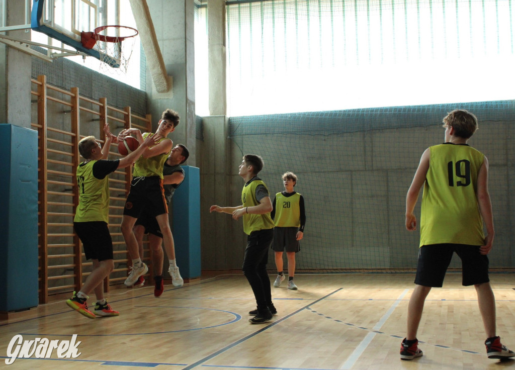 Tarnowskie Góry. Szkoły rywalizowały w koszykówce [FOTO]