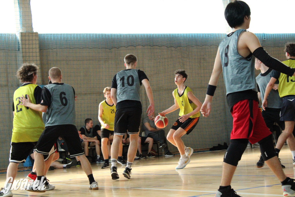 Tarnowskie Góry. Szkoły rywalizowały w koszykówce [FOTO]