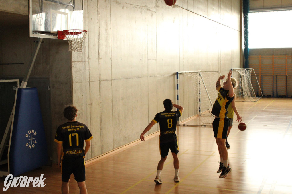 Tarnowskie Góry. Szkoły rywalizowały w koszykówce [FOTO]