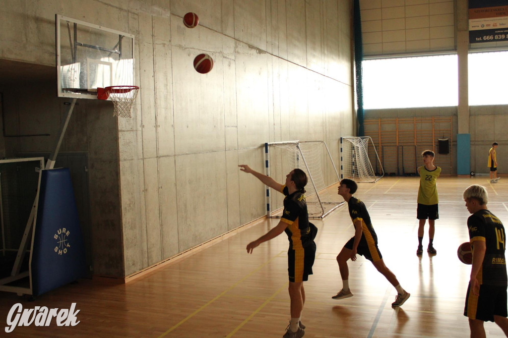 Tarnowskie Góry. Szkoły rywalizowały w koszykówce [FOTO]