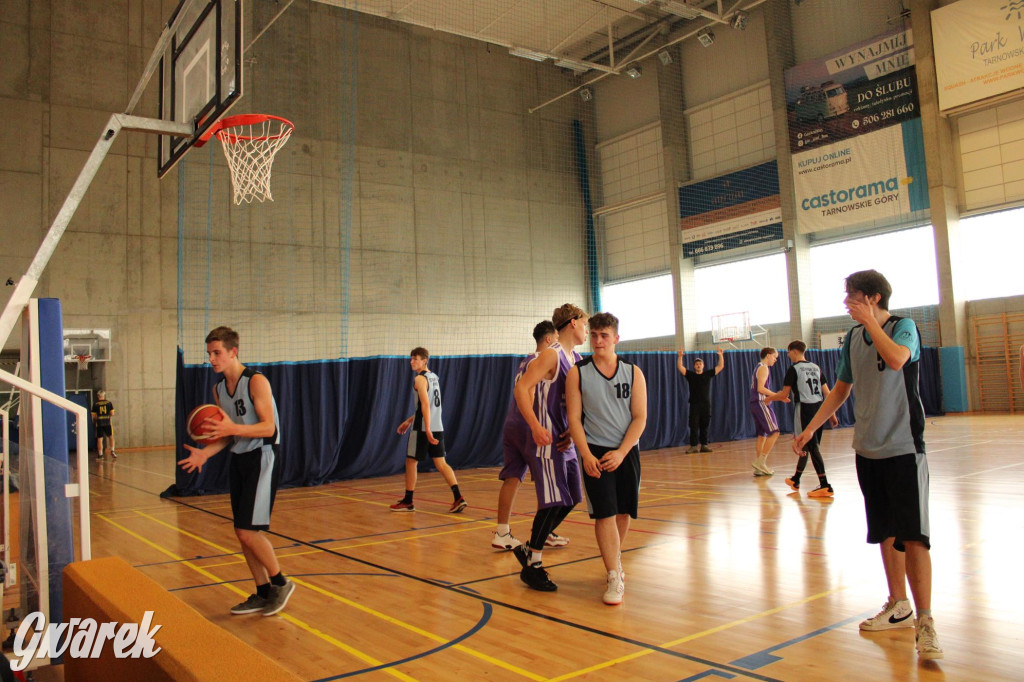Tarnowskie Góry. Szkoły rywalizowały w koszykówce [FOTO]