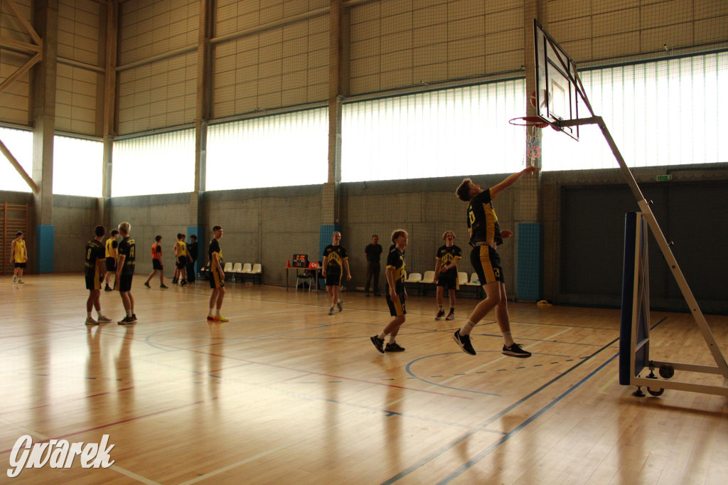 Tarnowskie Góry. Szkoły rywalizowały w koszykówce [FOTO]