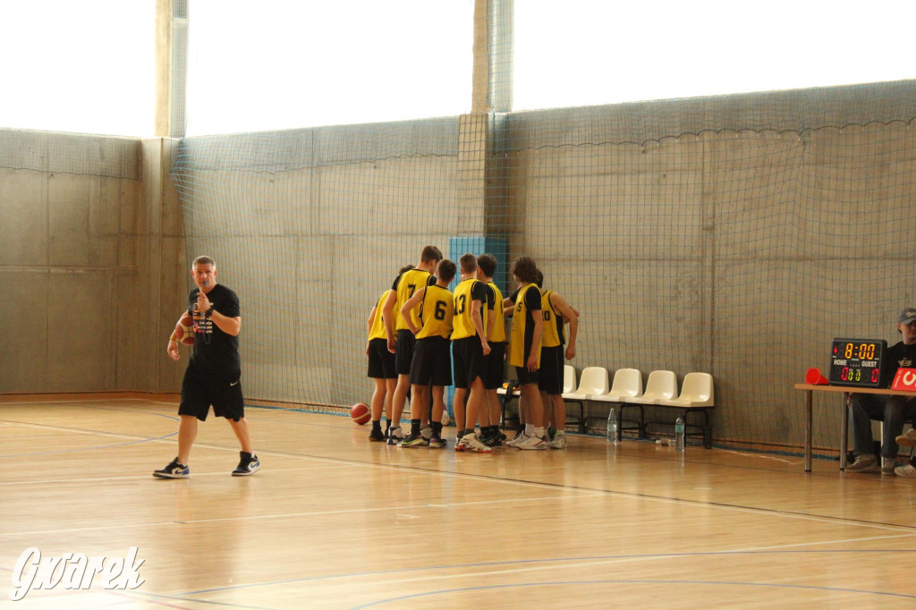 Tarnowskie Góry. Szkoły rywalizowały w koszykówce [FOTO]