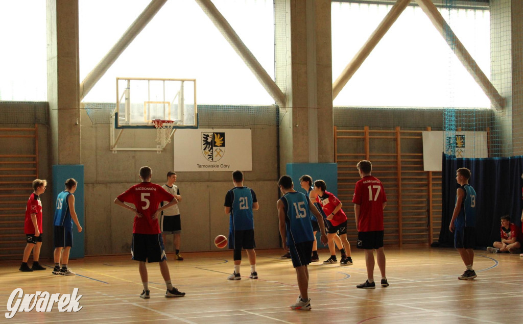 Tarnowskie Góry. Szkoły rywalizowały w koszykówce [FOTO]