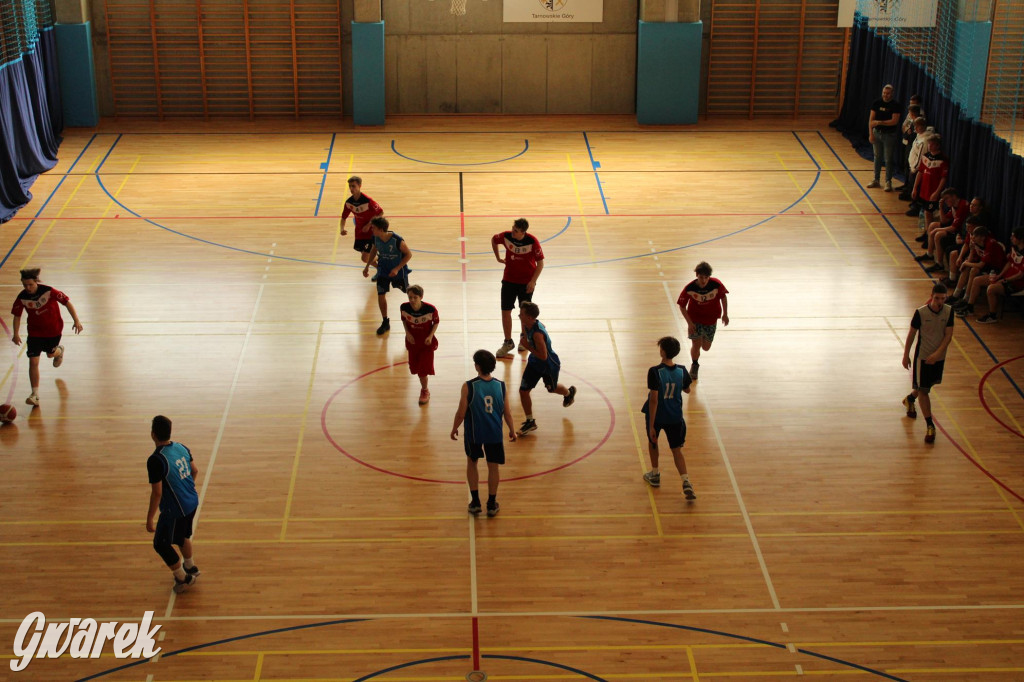 Tarnowskie Góry. Szkoły rywalizowały w koszykówce [FOTO]