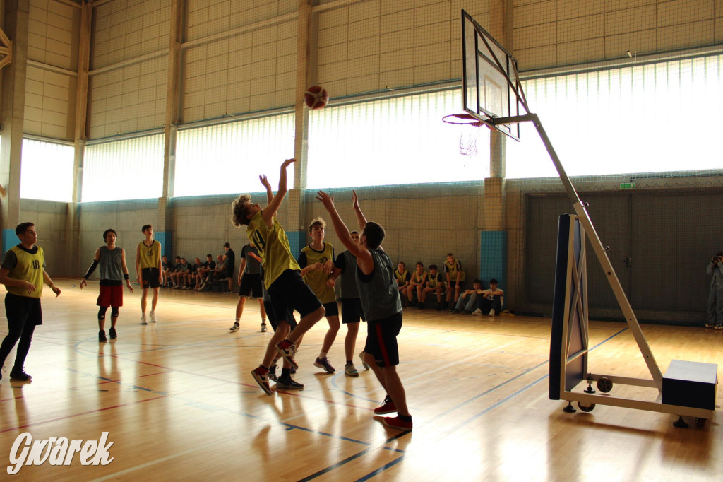 Tarnowskie Góry. Szkoły rywalizowały w koszykówce [FOTO]