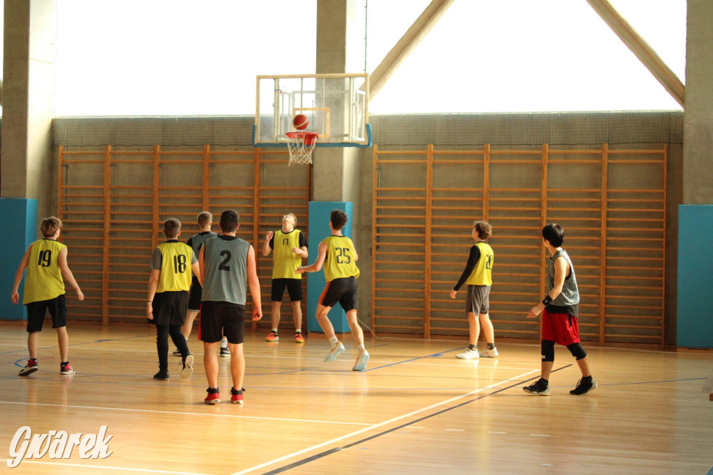 Tarnowskie Góry. Szkoły rywalizowały w koszykówce [FOTO]
