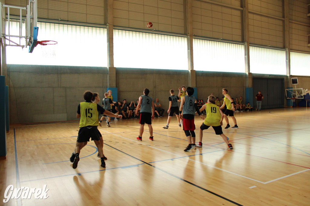 Tarnowskie Góry. Szkoły rywalizowały w koszykówce [FOTO]