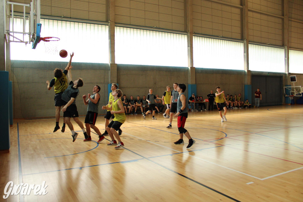 Tarnowskie Góry. Szkoły rywalizowały w koszykówce [FOTO]