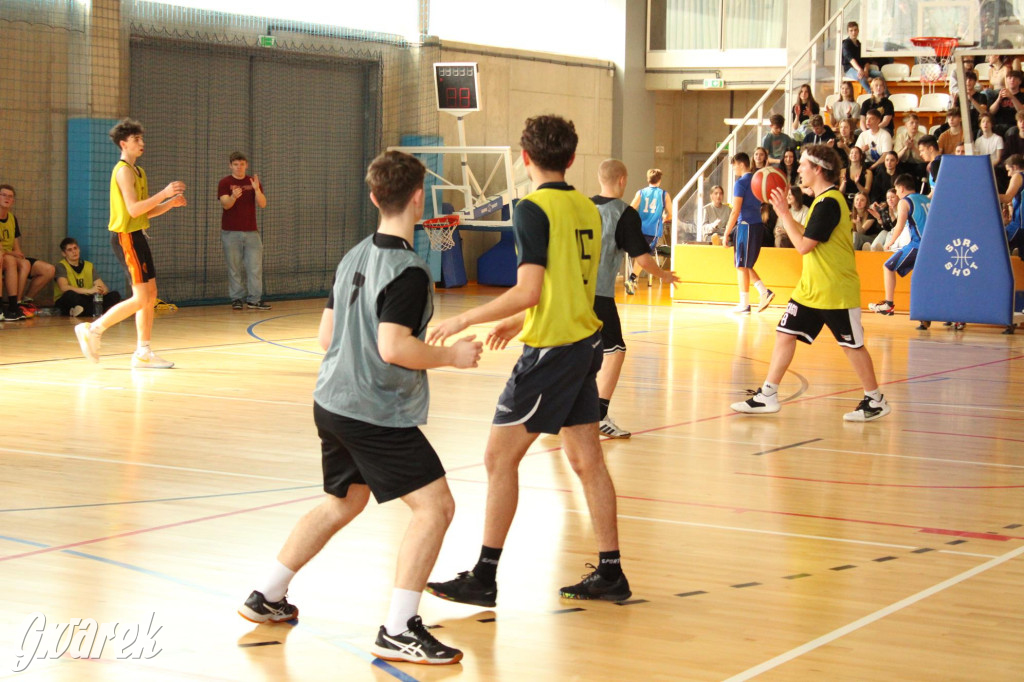 Tarnowskie Góry. Szkoły rywalizowały w koszykówce [FOTO]