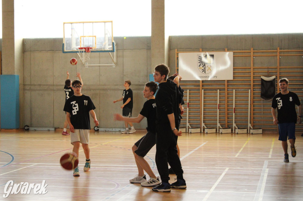 Tarnowskie Góry. Szkoły rywalizowały w koszykówce [FOTO]