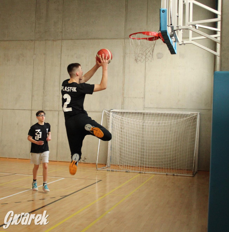 Tarnowskie Góry. Szkoły rywalizowały w koszykówce [FOTO]