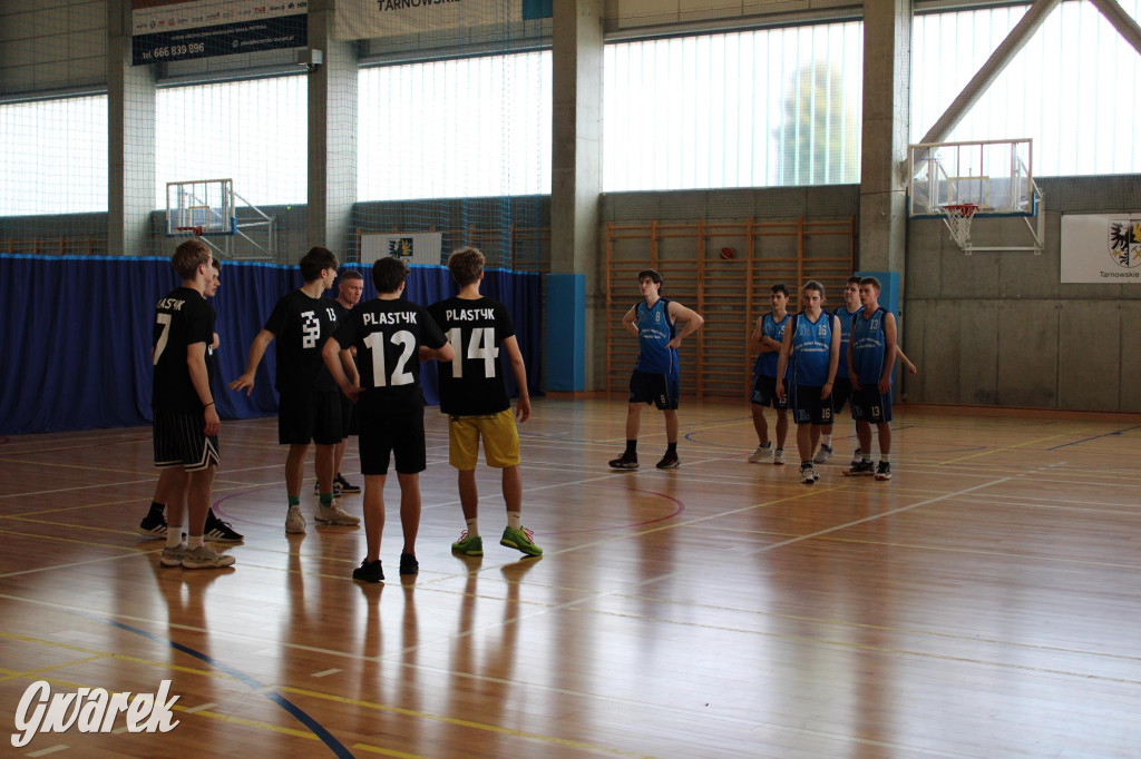 Tarnowskie Góry. Szkoły rywalizowały w koszykówce [FOTO]