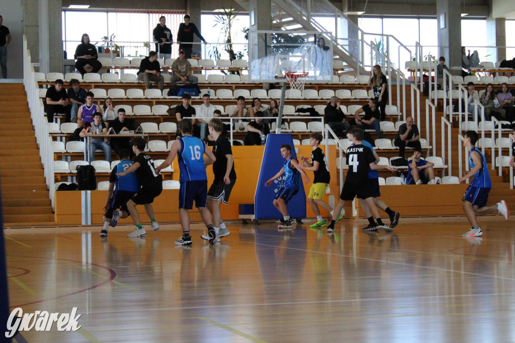 Tarnowskie Góry. Szkoły rywalizowały w koszykówce [FOTO]