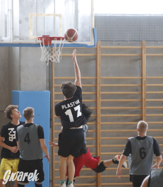 Tarnowskie Góry. Szkoły rywalizowały w koszykówce [FOTO]