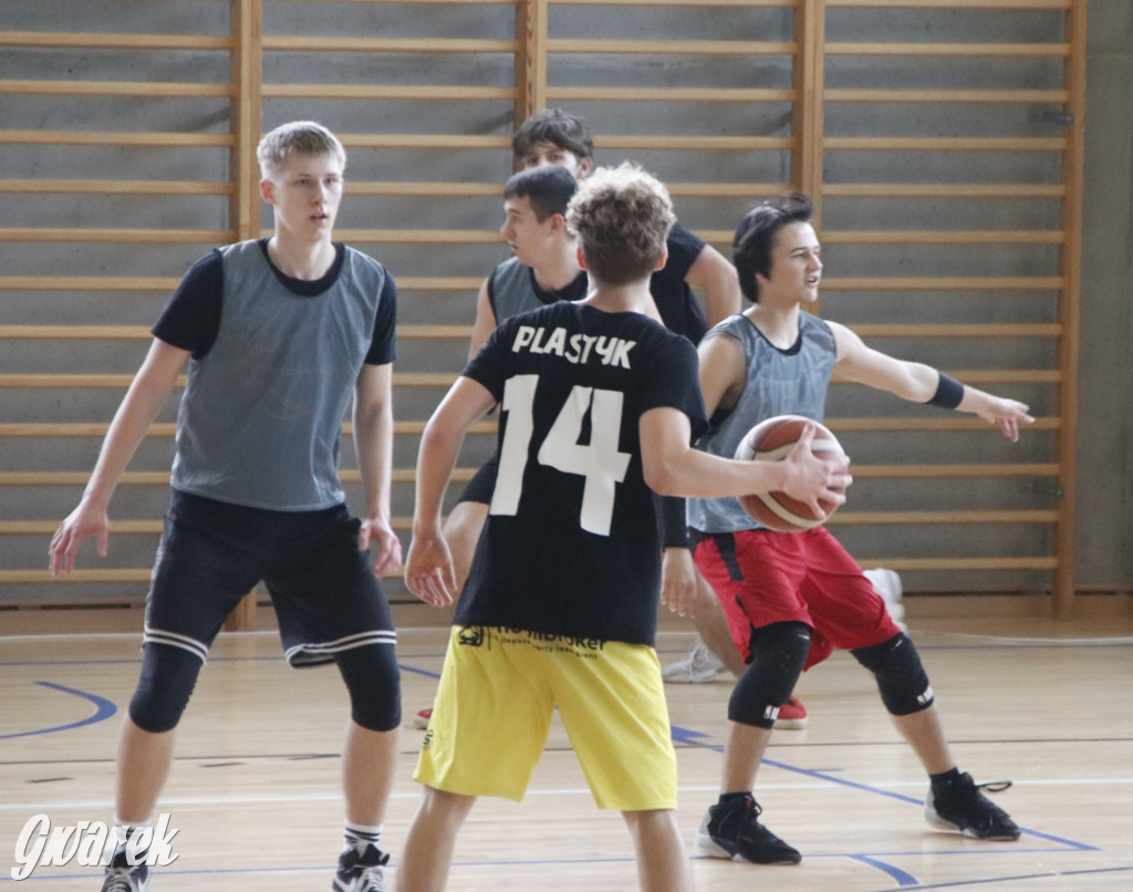 Tarnowskie Góry. Szkoły rywalizowały w koszykówce [FOTO]