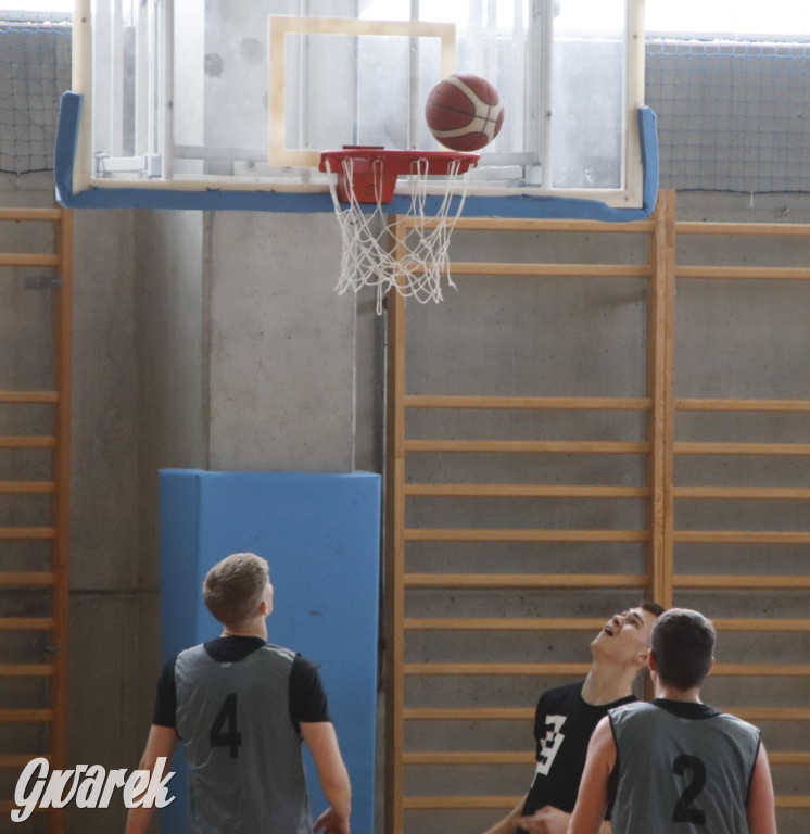 Tarnowskie Góry. Szkoły rywalizowały w koszykówce [FOTO]