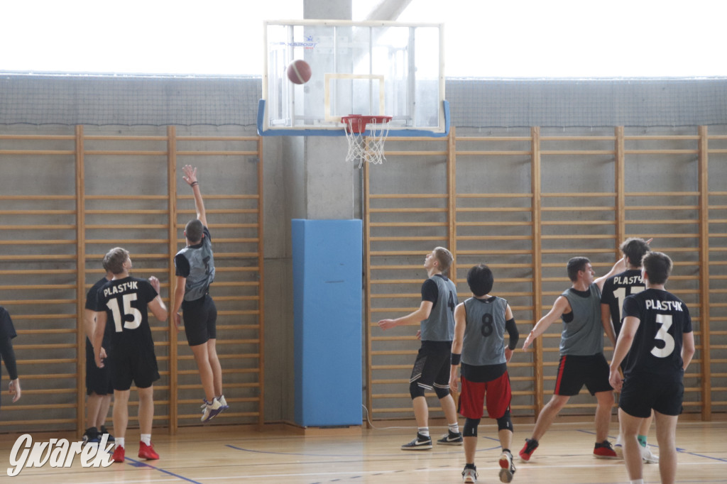 Tarnowskie Góry. Szkoły rywalizowały w koszykówce [FOTO]