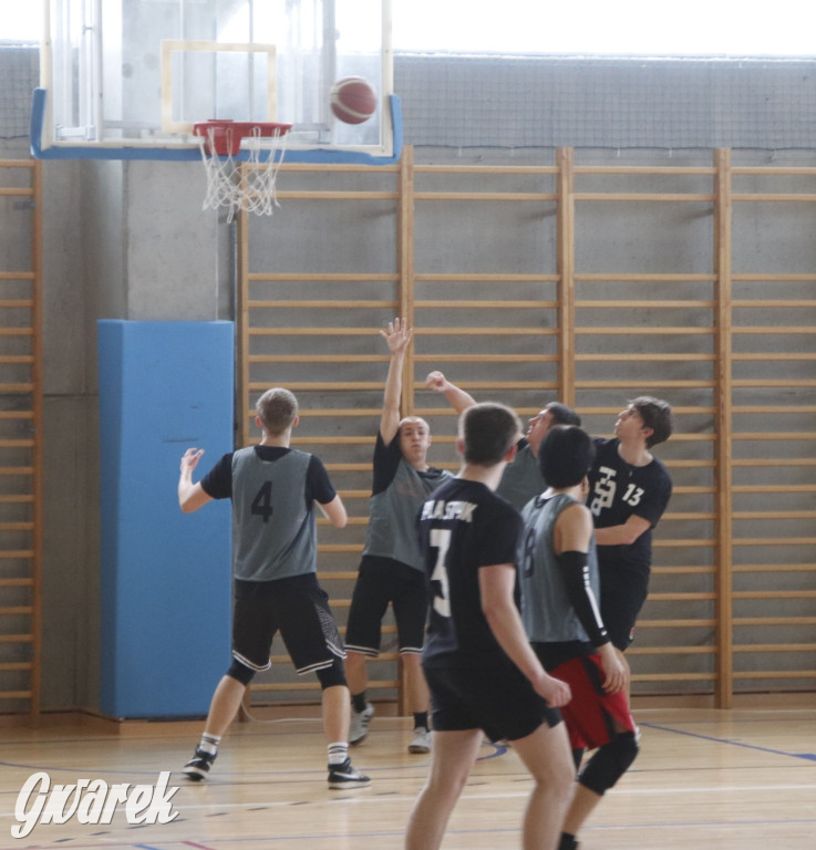 Tarnowskie Góry. Szkoły rywalizowały w koszykówce [FOTO]