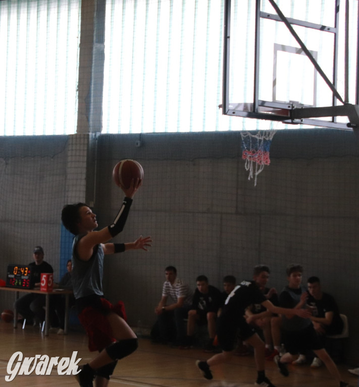 Tarnowskie Góry. Szkoły rywalizowały w koszykówce [FOTO]